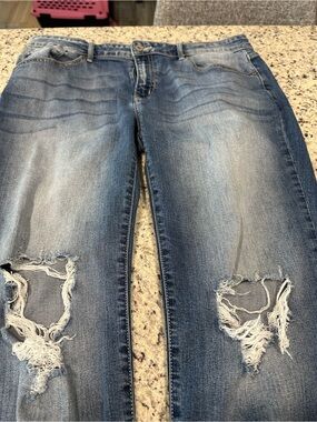KanCan Women’s Skinny Jeans - Medium Blue Distressed